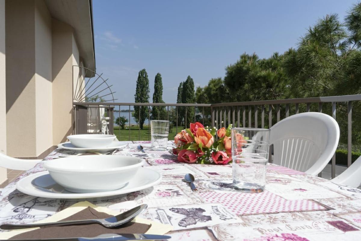 Appartamenti Residence Tulipano Sirmione Eksteriør bilde