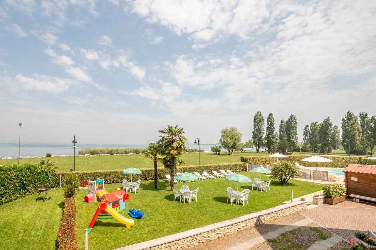 Appartamenti Residence Tulipano Sirmione Eksteriør bilde