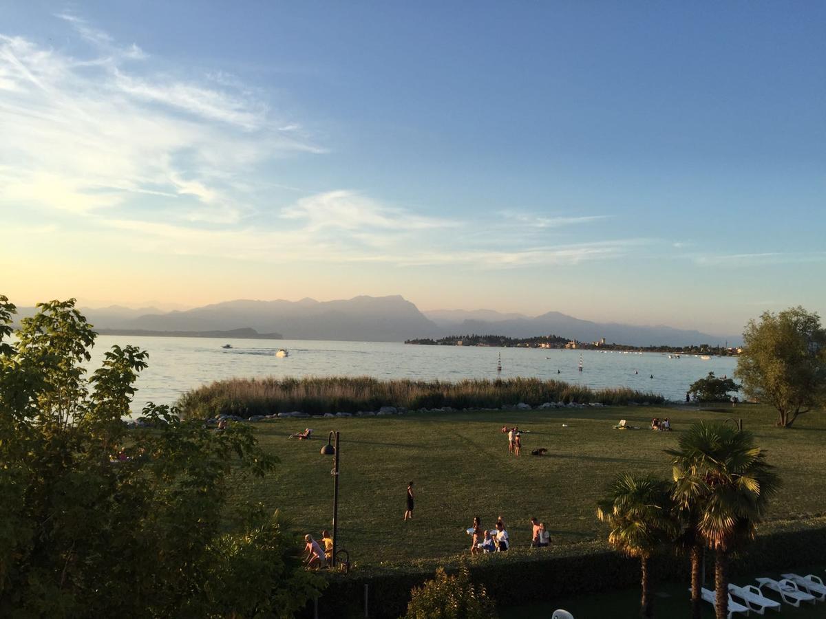 Appartamenti Residence Tulipano Sirmione Eksteriør bilde